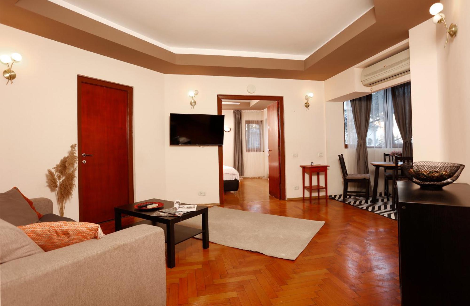 Apartament Peaceful Getaway - Generous 3-bedroom Sanctuary - Close To Historic Old Town Bucureşti