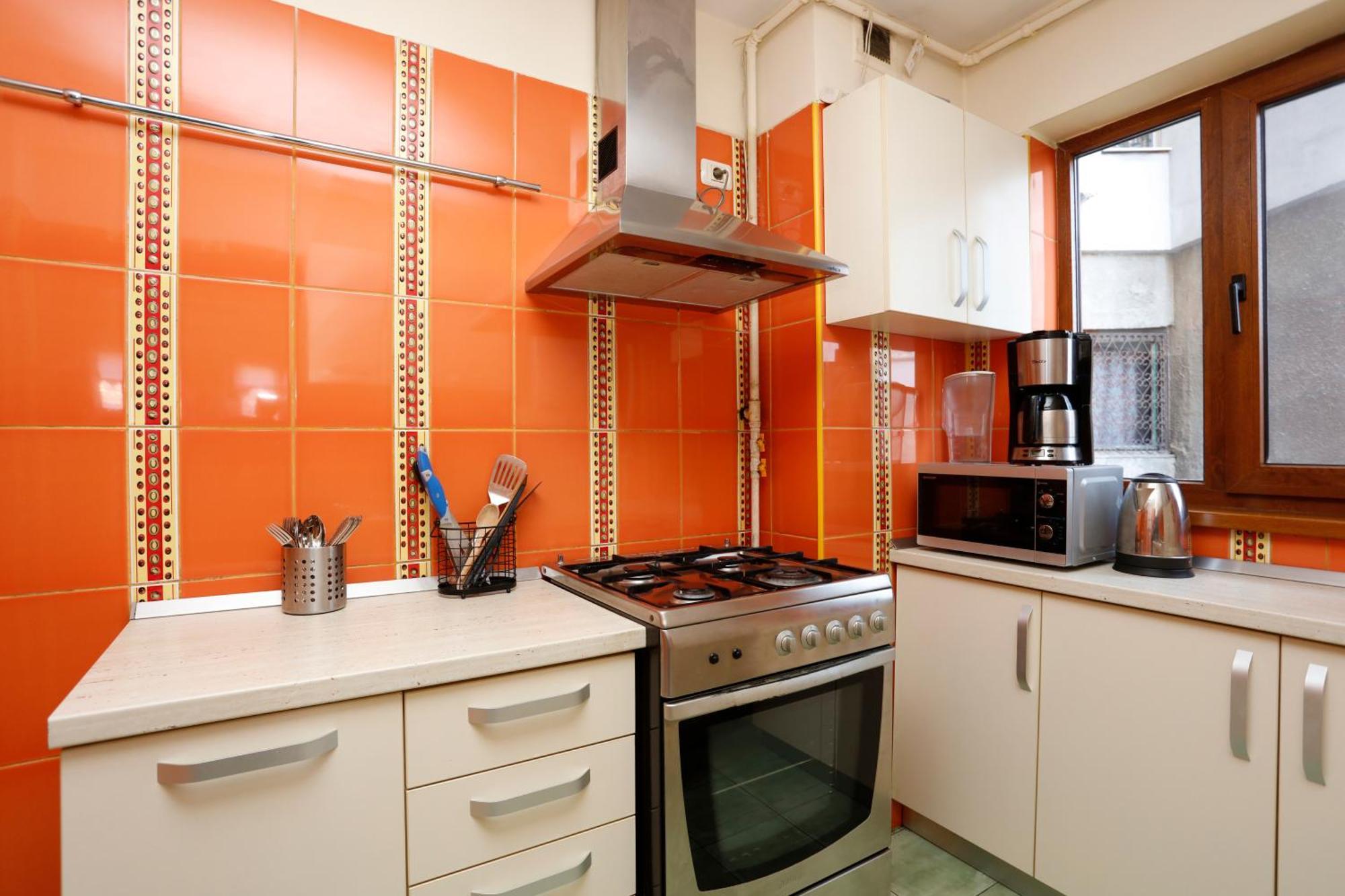 Peaceful Getaway - Generous 3-bedroom Sanctuary - Close To Historic Old Town *